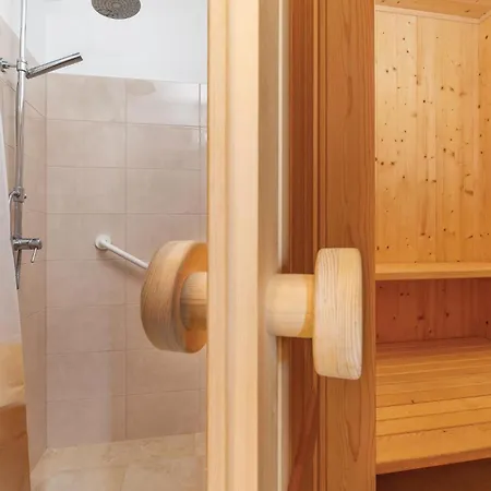בית נופש Stunning In With Sauna *