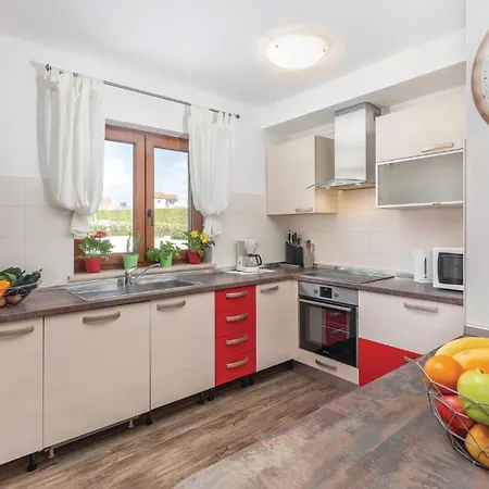 Holiday home 4 Bedroom Beautiful Home In Kunj Kunj